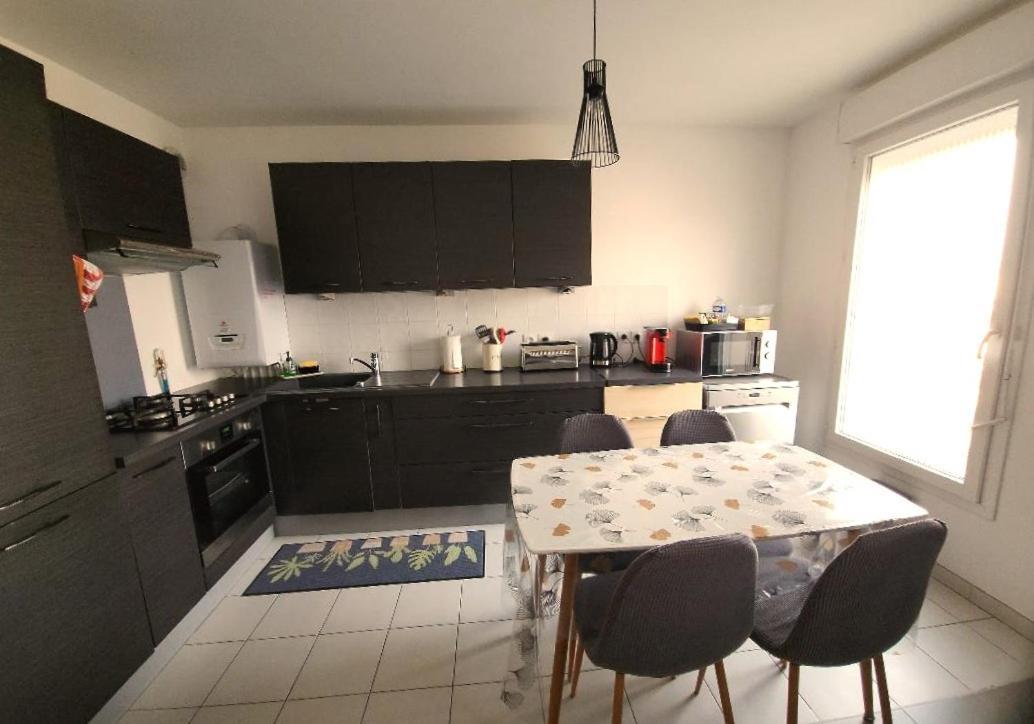 Superbe Appartement ,Proche De Paris, Dans Residence Privee , Ideal Familles, Parking Et Wifi Gratuits! ! ! Витри-сюр-Сен Экстерьер фото